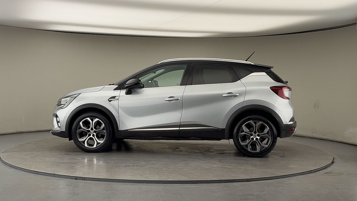 More views of Renault CAPTUR