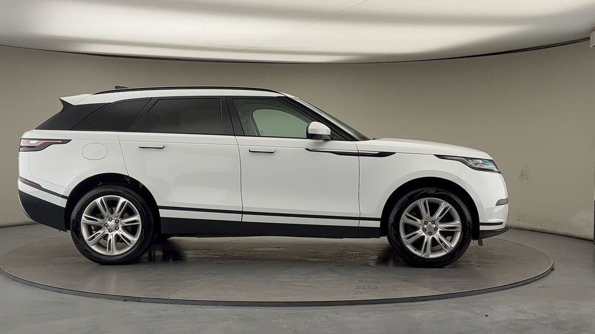Land Rover Range Rover Velar Image 16