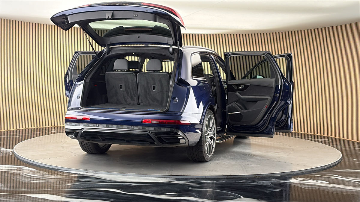 More views of Audi Q7