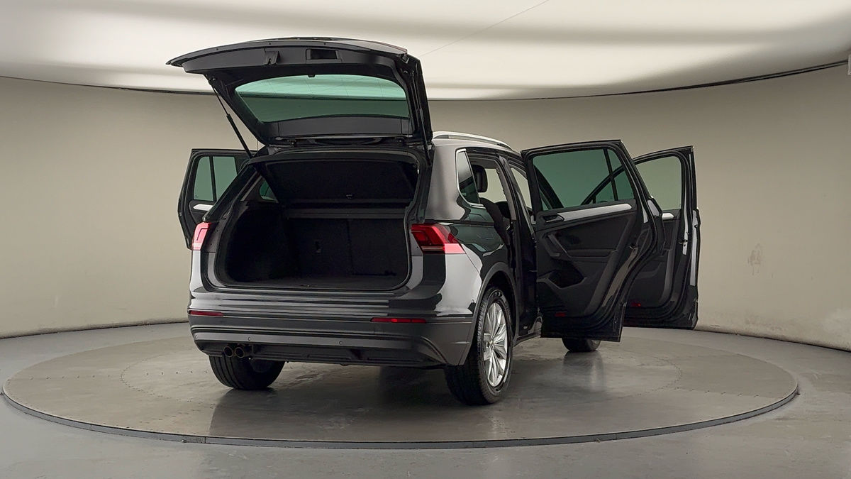 More views of Volkswagen Tiguan