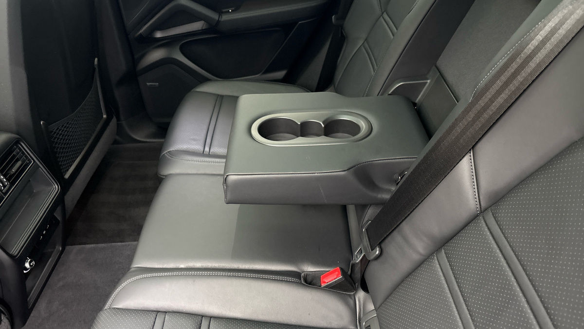 Porsche Cayenne Image 9