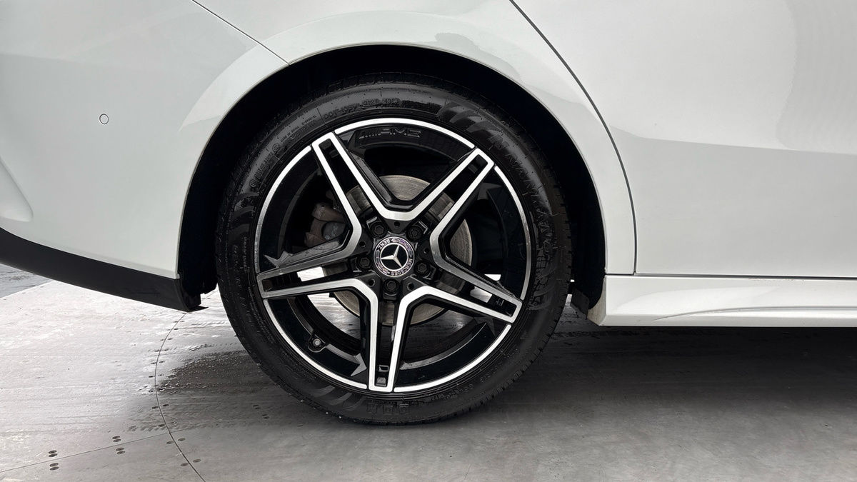 Mercedes-Benz CLA Image 10