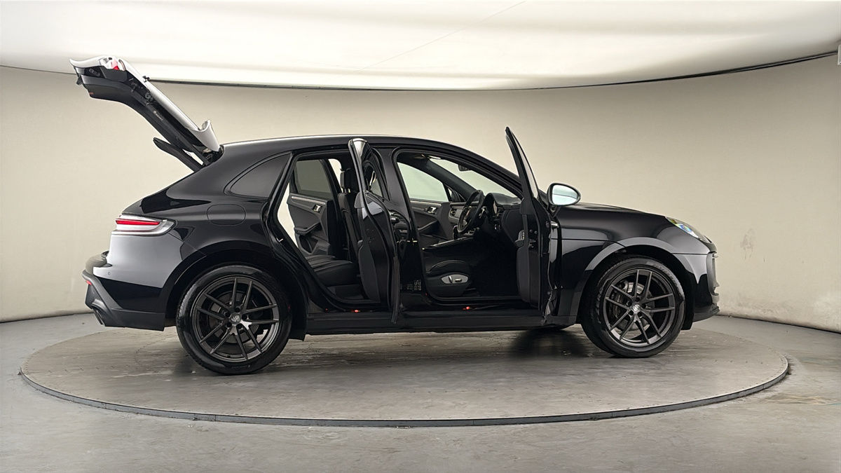 More views of Porsche Macan