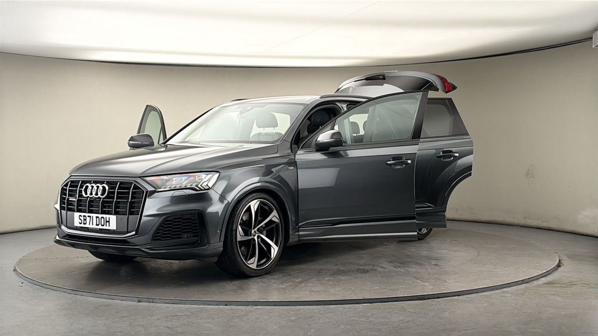 More views of Audi Q7