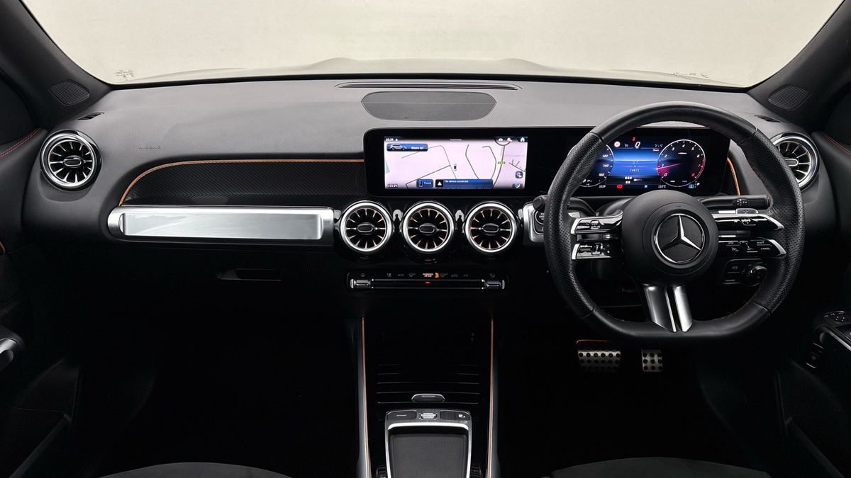 Mercedes-Benz GLB Image 12