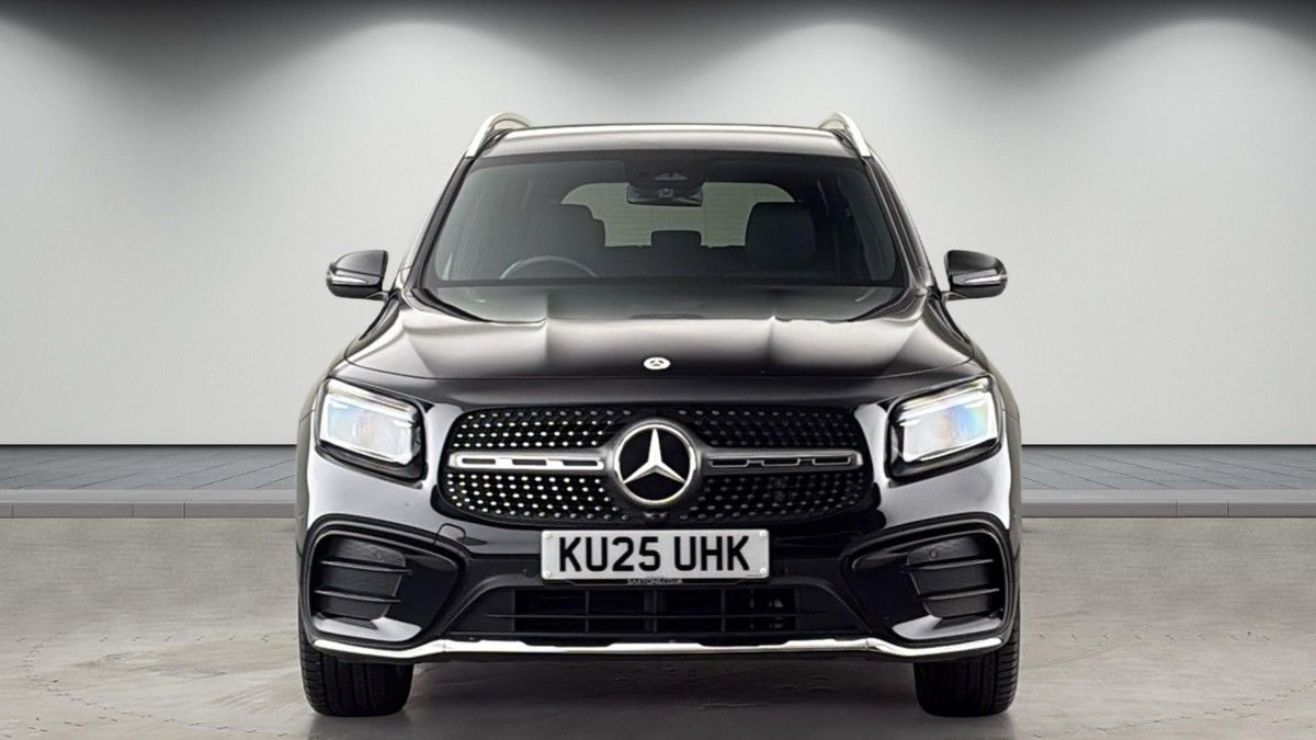 Mercedes-Benz GLB Image 3