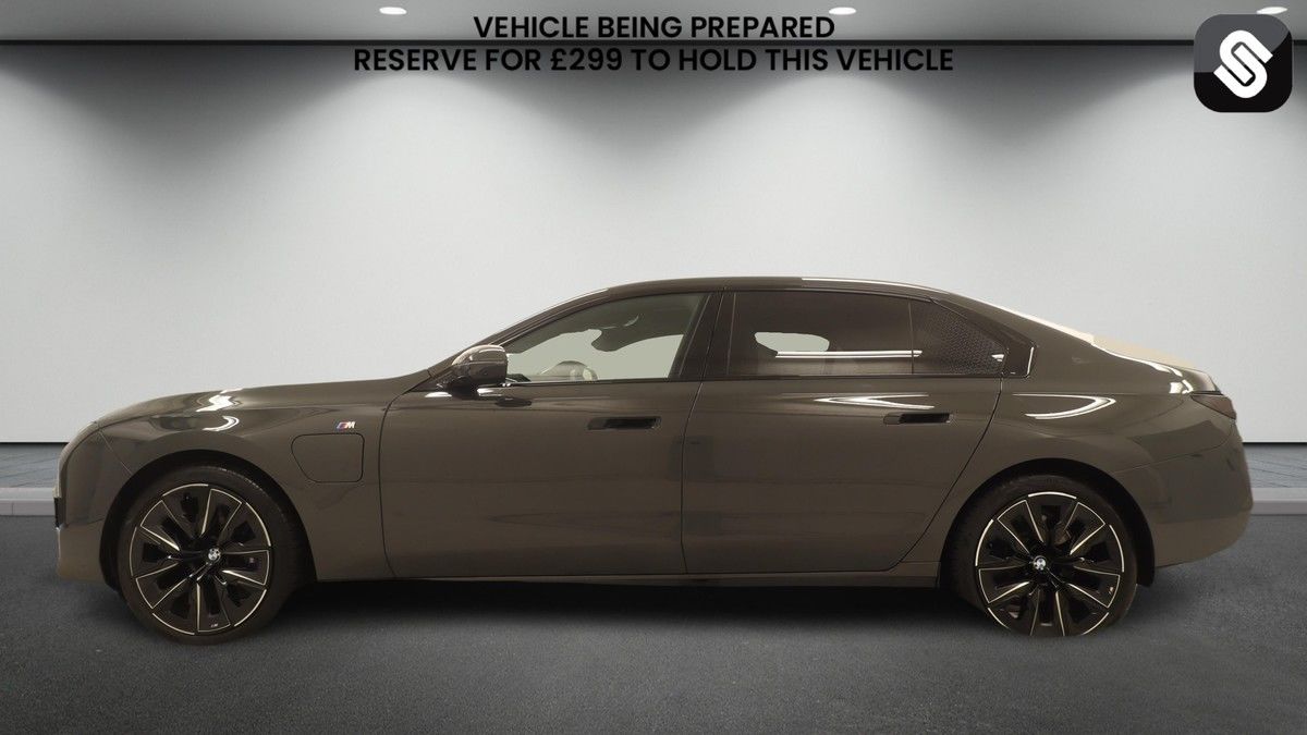BMW 7 Series Image 6