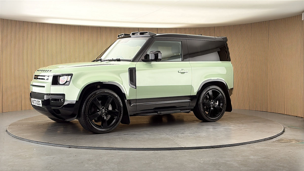 More views of Land Rover Defender 90