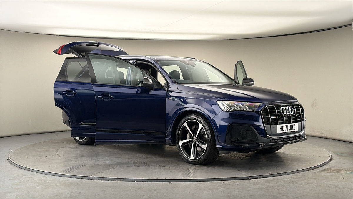 More views of Audi Q7