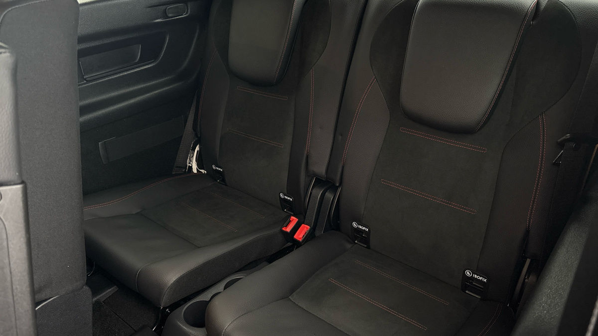 Mercedes-Benz GLB Image 25