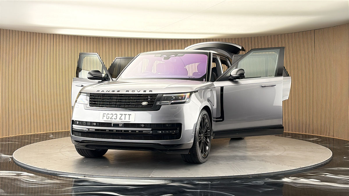 More views of Land Rover Range Rover
