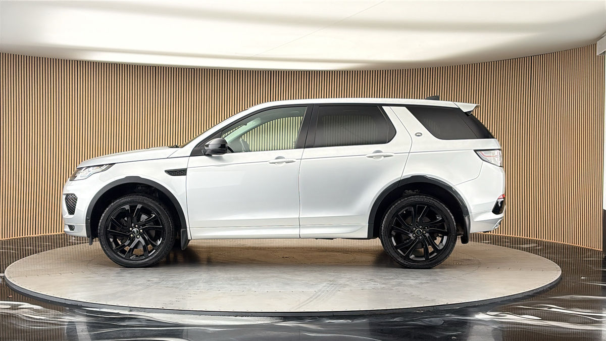 Land Rover Discovery Sport Image 15