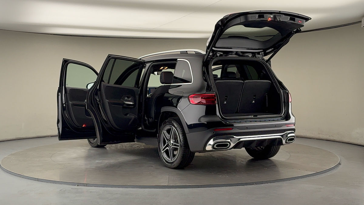 Mercedes-Benz GLB Image 23