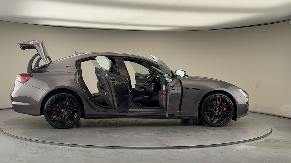 More views of Maserati Ghibli