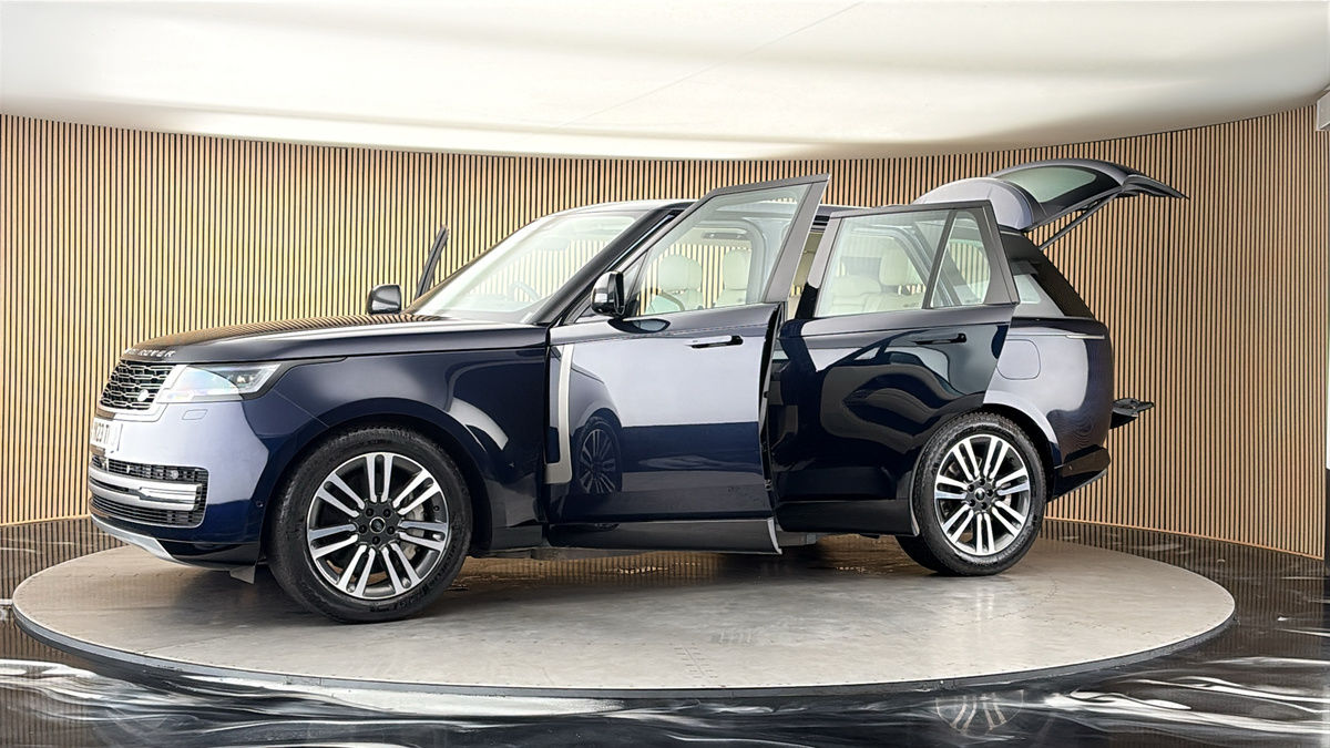 More views of Land Rover Range Rover