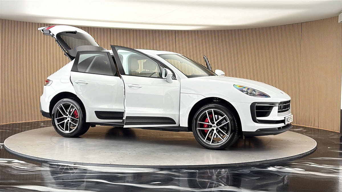 More views of Porsche Macan
