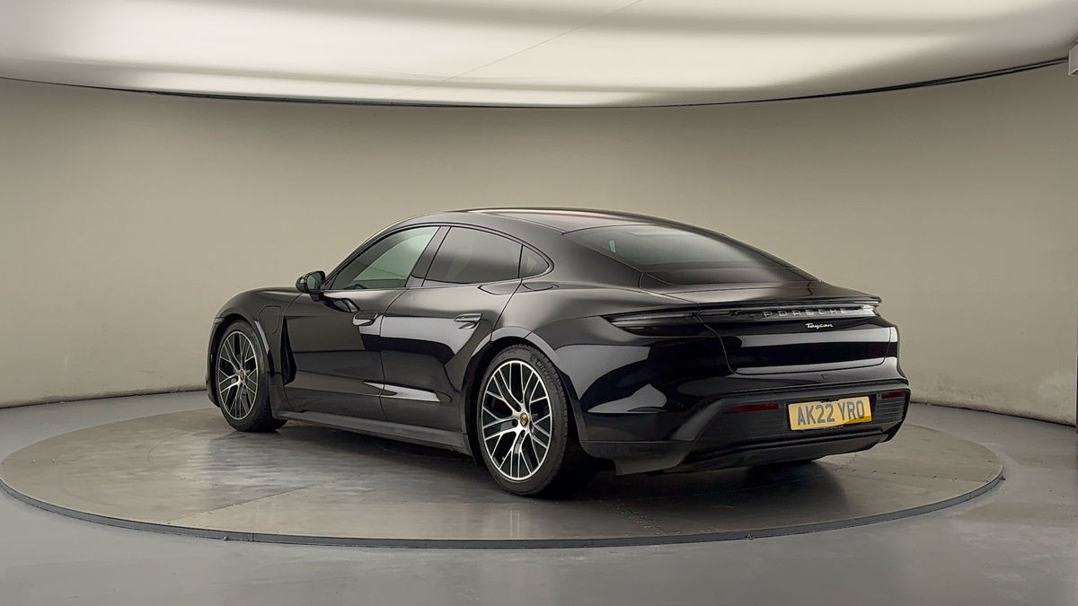 Porsche Taycan Image 2