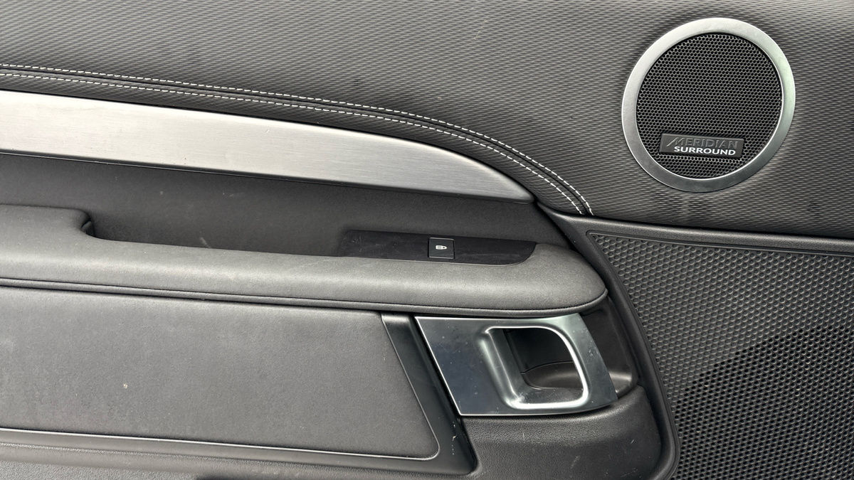 Land Rover Discovery Image 19