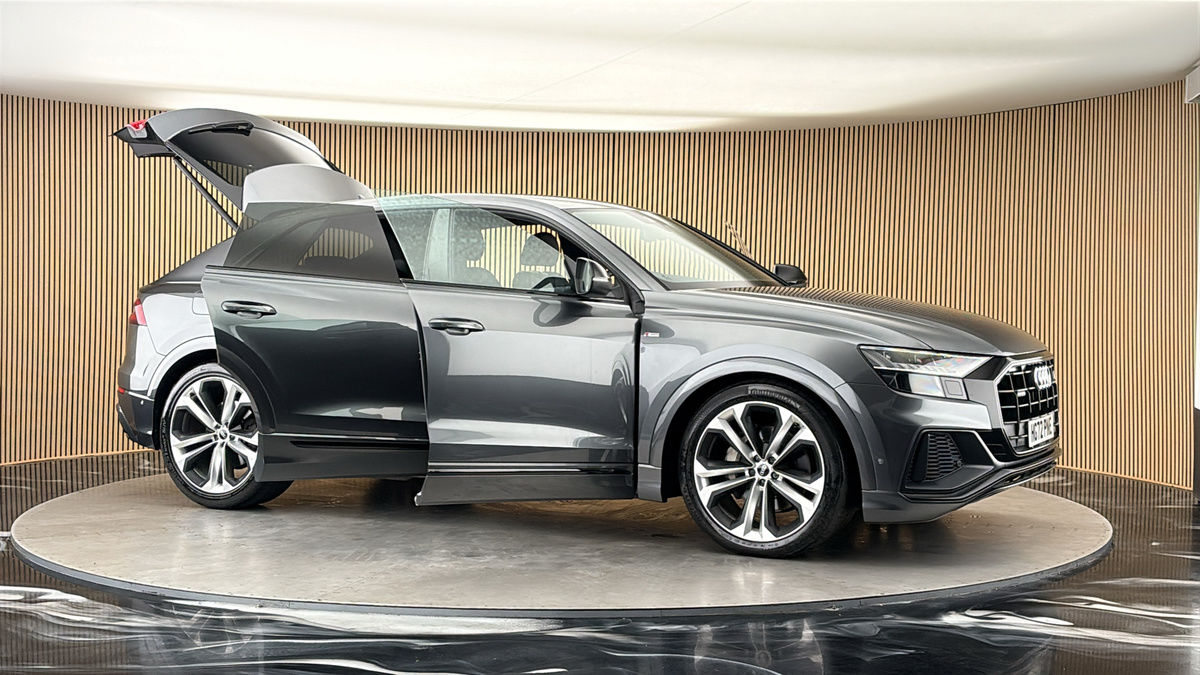 More views of Audi Q8