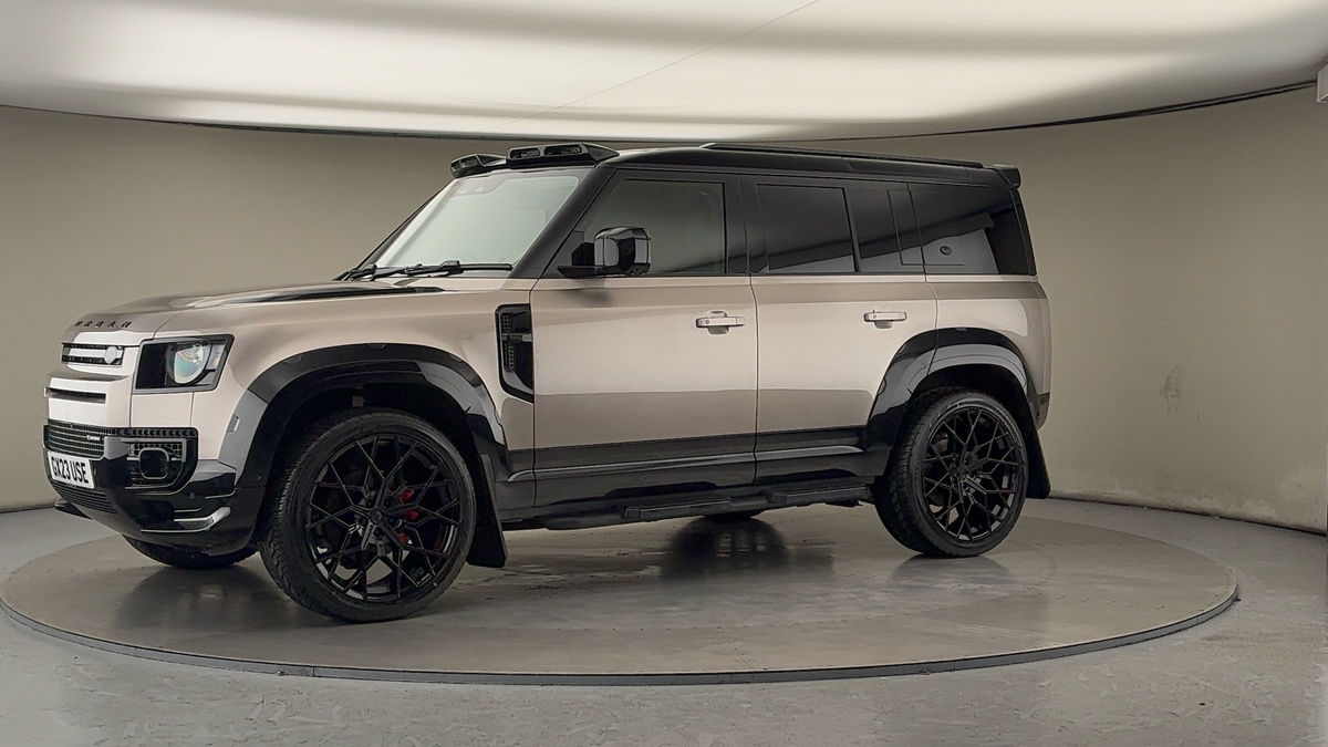 More views of Land Rover Defender 110