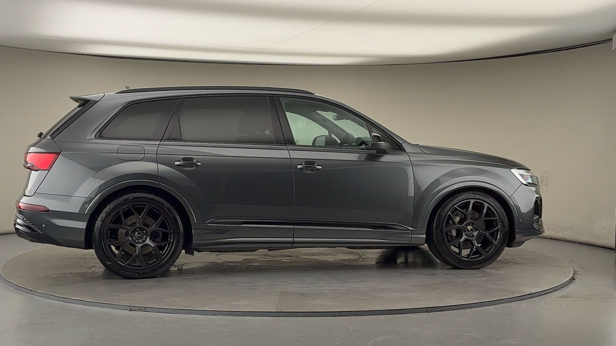 More views of Audi Q7