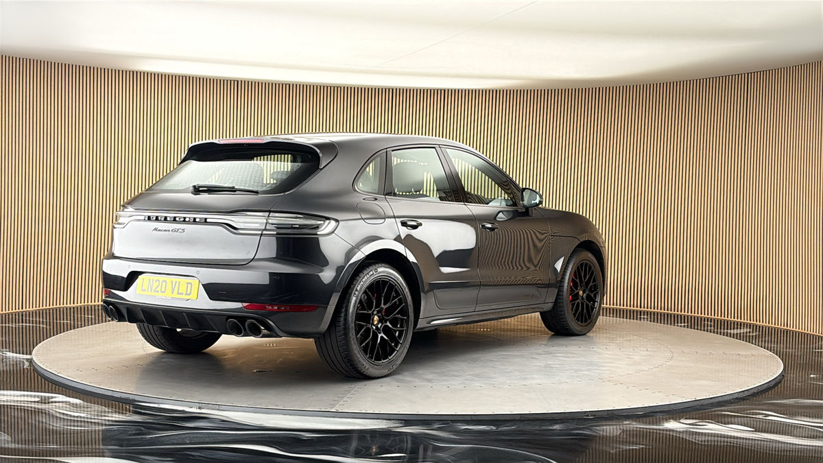 More views of Porsche Macan