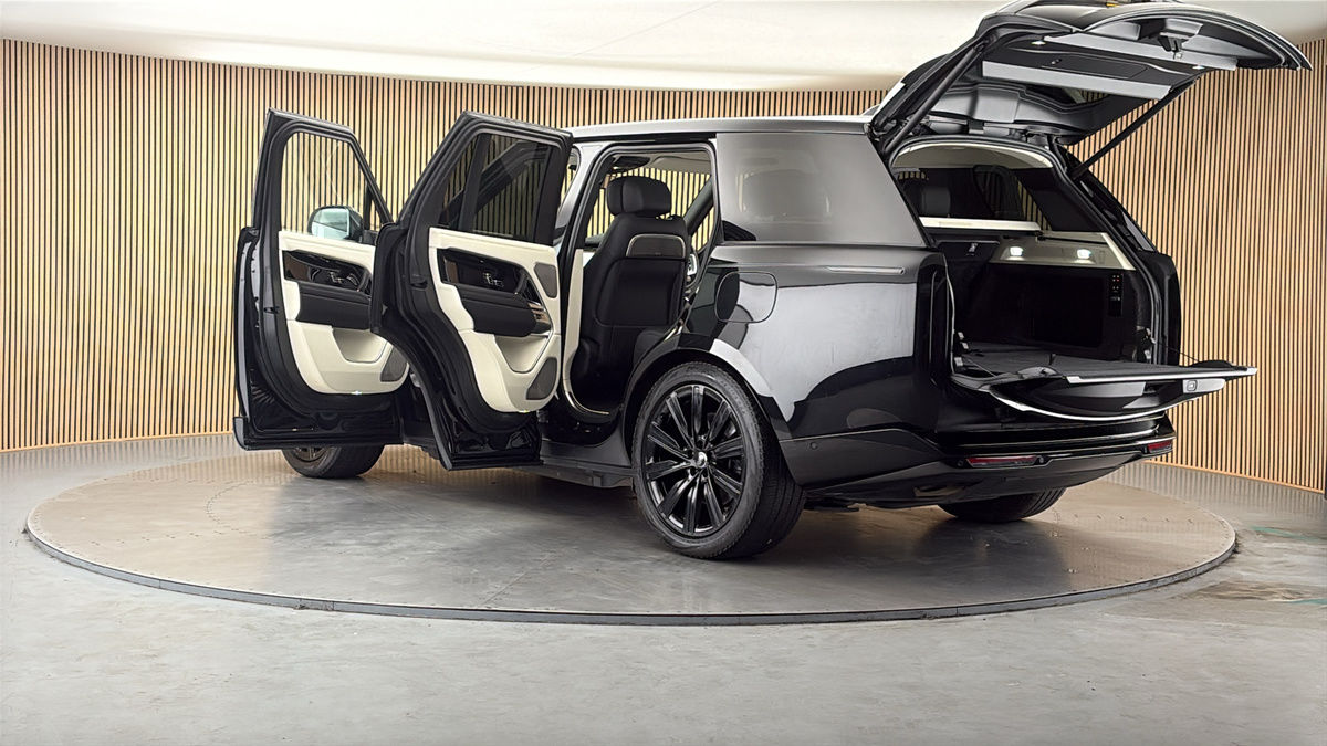 More views of Land Rover Range Rover