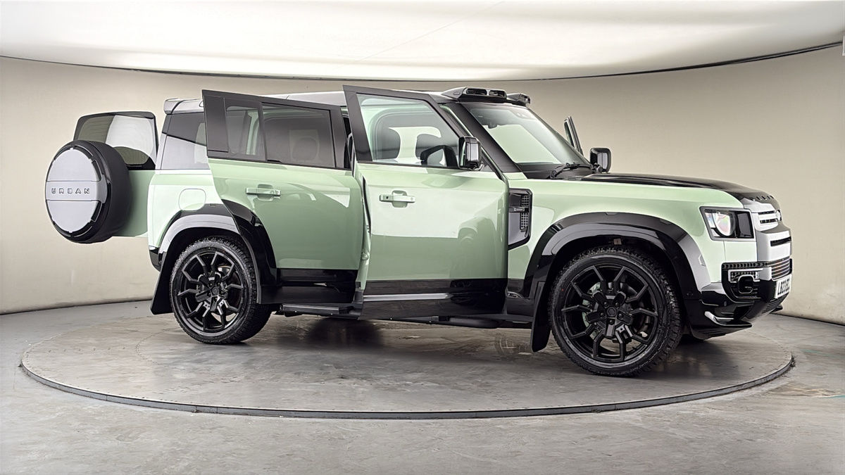 More views of Land Rover Defender 110