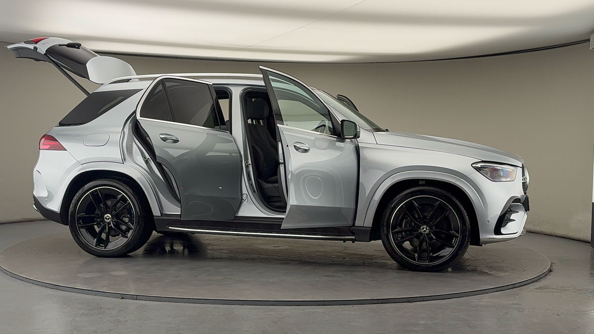 More views of Mercedes-Benz GLE