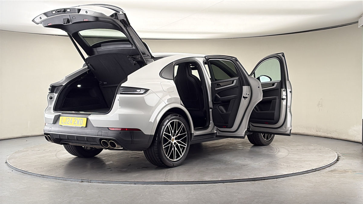 More views of Porsche Cayenne