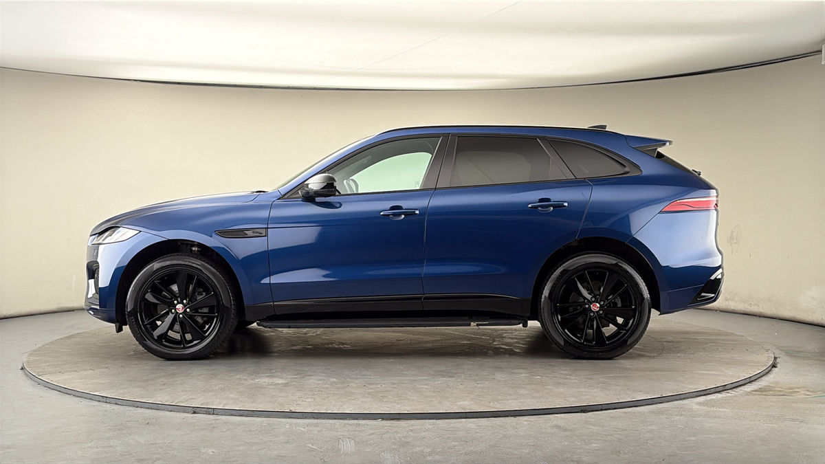 Jaguar F-PACE Image 15