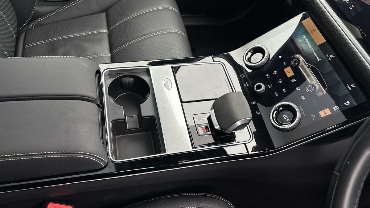 Land Rover Range Rover Velar Image 18