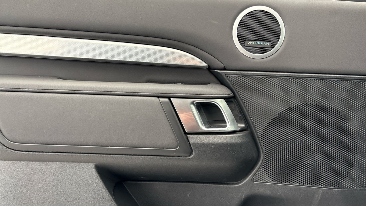 Land Rover Discovery Image 19