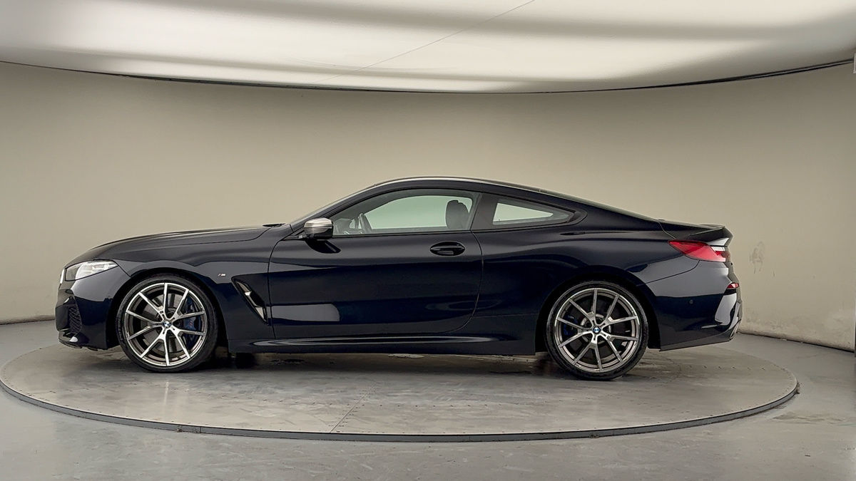 BMW 8 Series Image 15