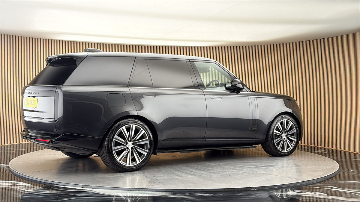 More views of Land Rover Range Rover