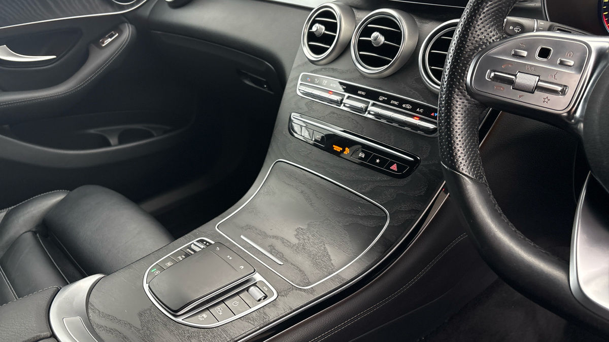 Mercedes-Benz GLC Image 18