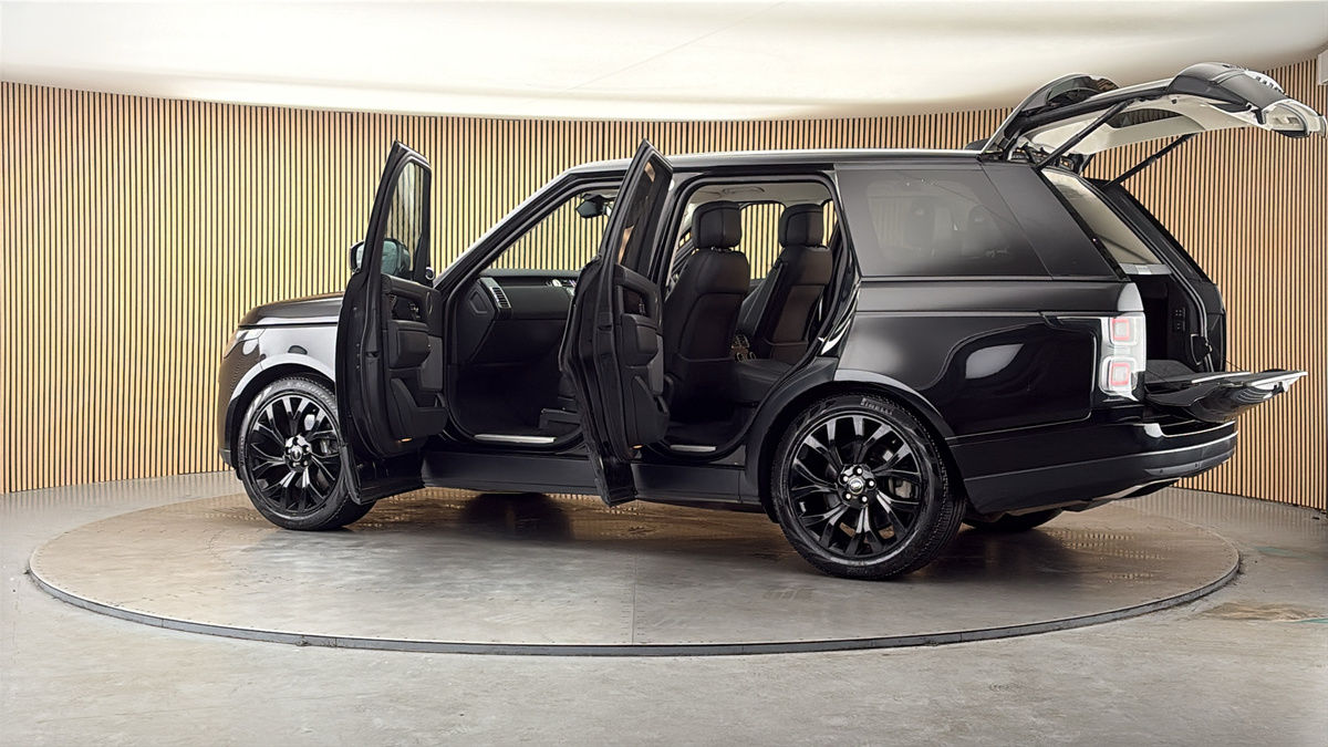 More views of Land Rover Range Rover
