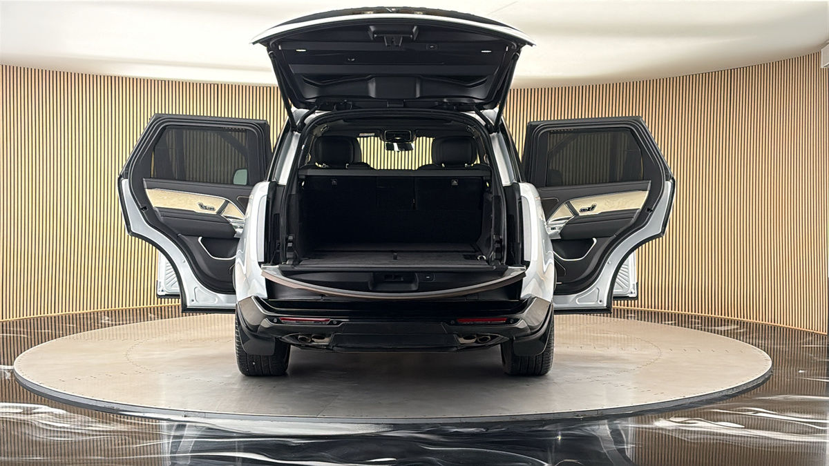 More views of Land Rover Range Rover