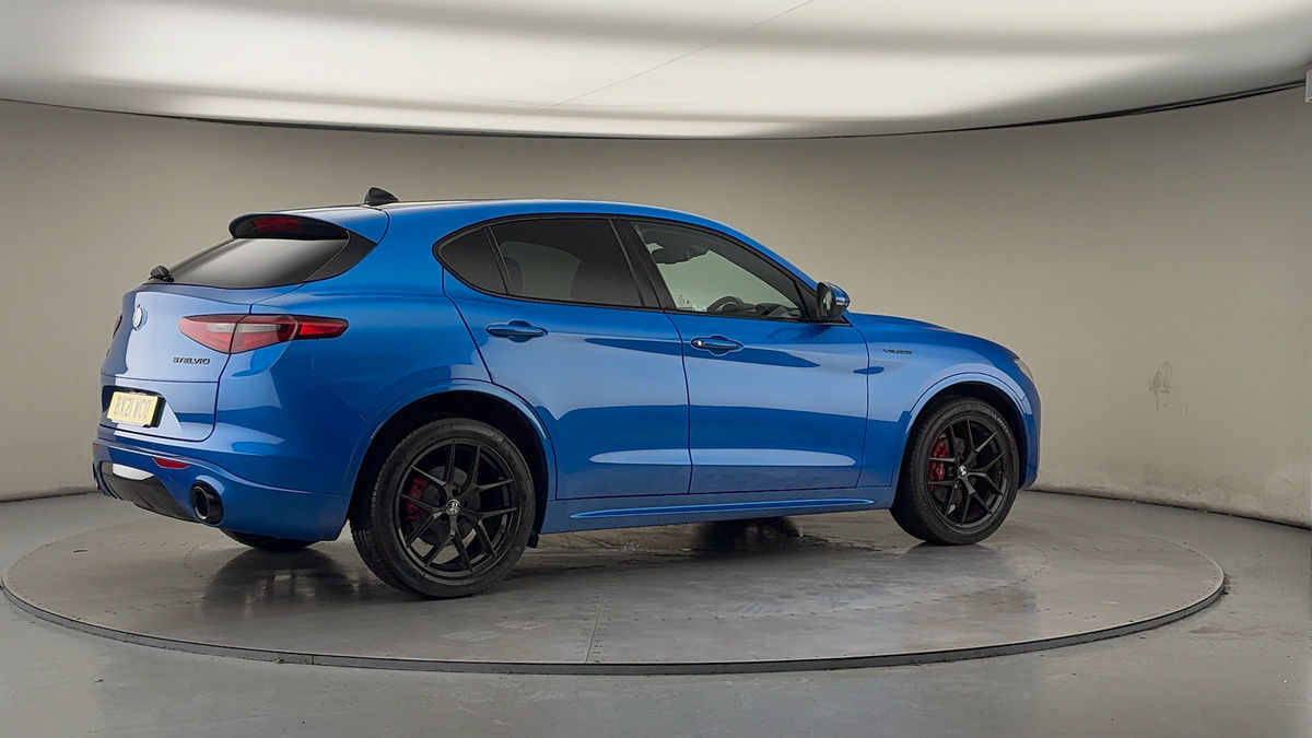 More views of Alfa Romeo Stelvio