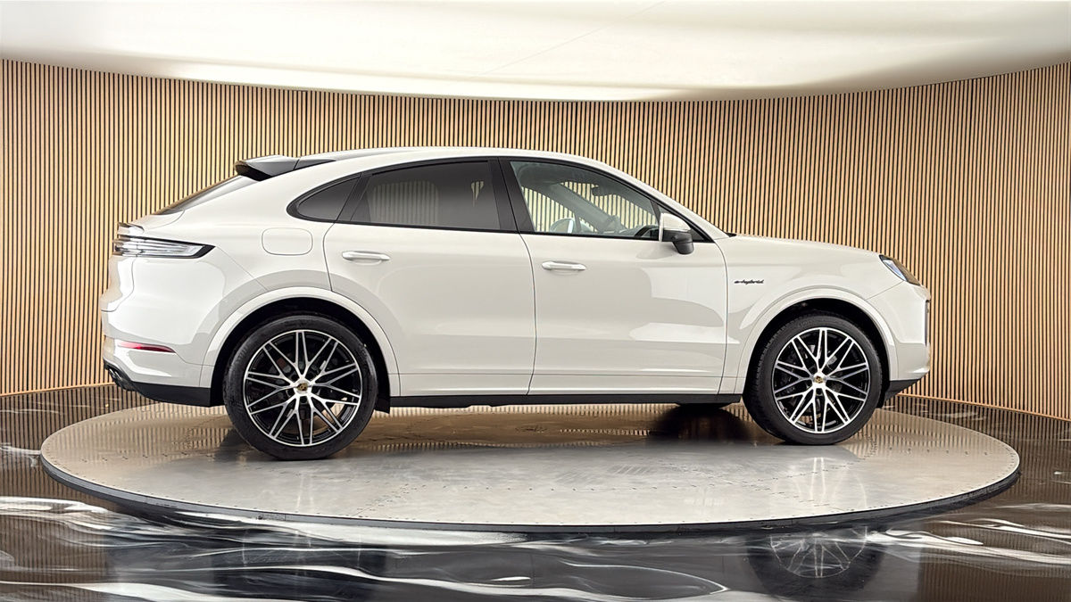More views of Porsche Cayenne