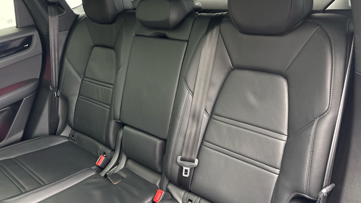 Porsche Cayenne Image 8