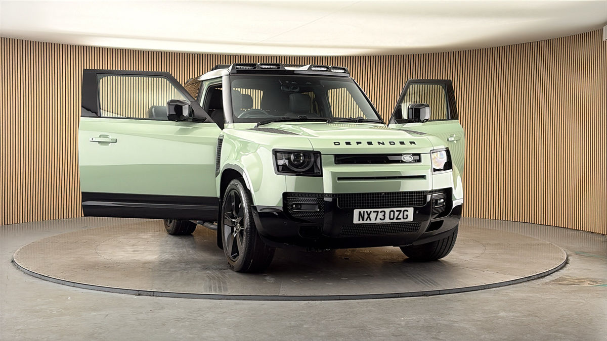 More views of Land Rover Defender 90