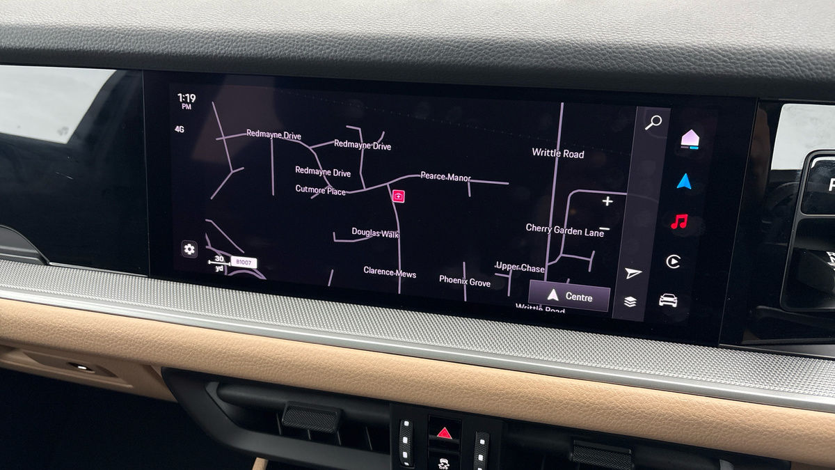 Porsche Cayenne Image 17