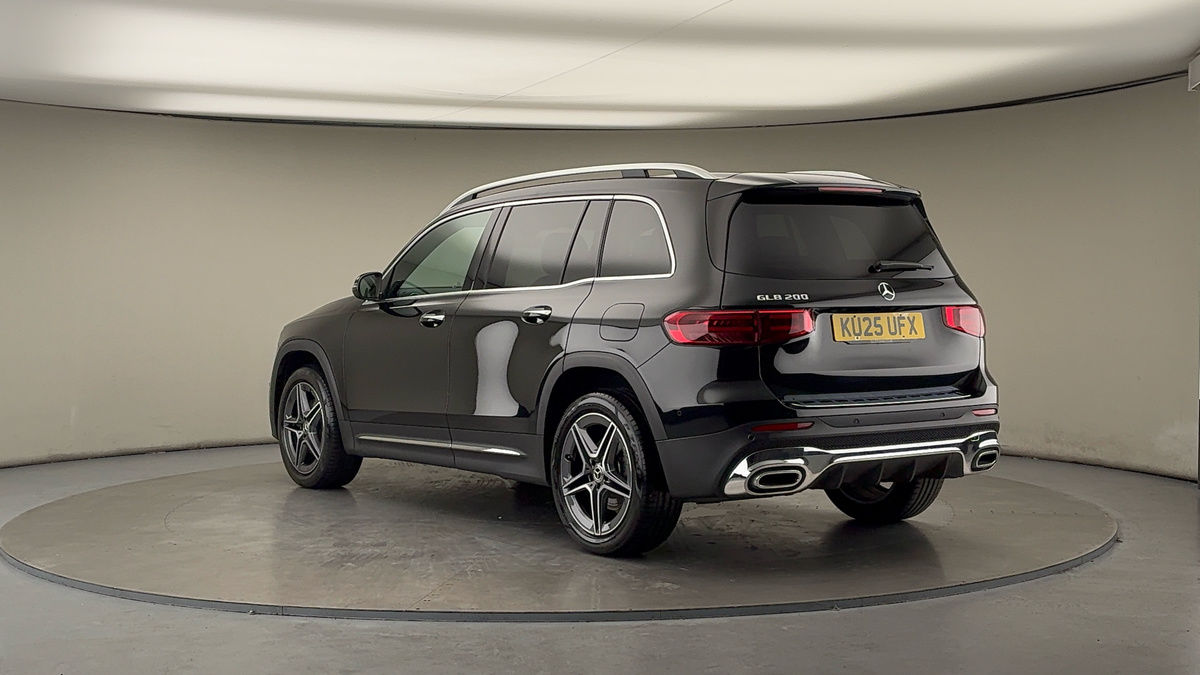 Mercedes-Benz GLB Image 2