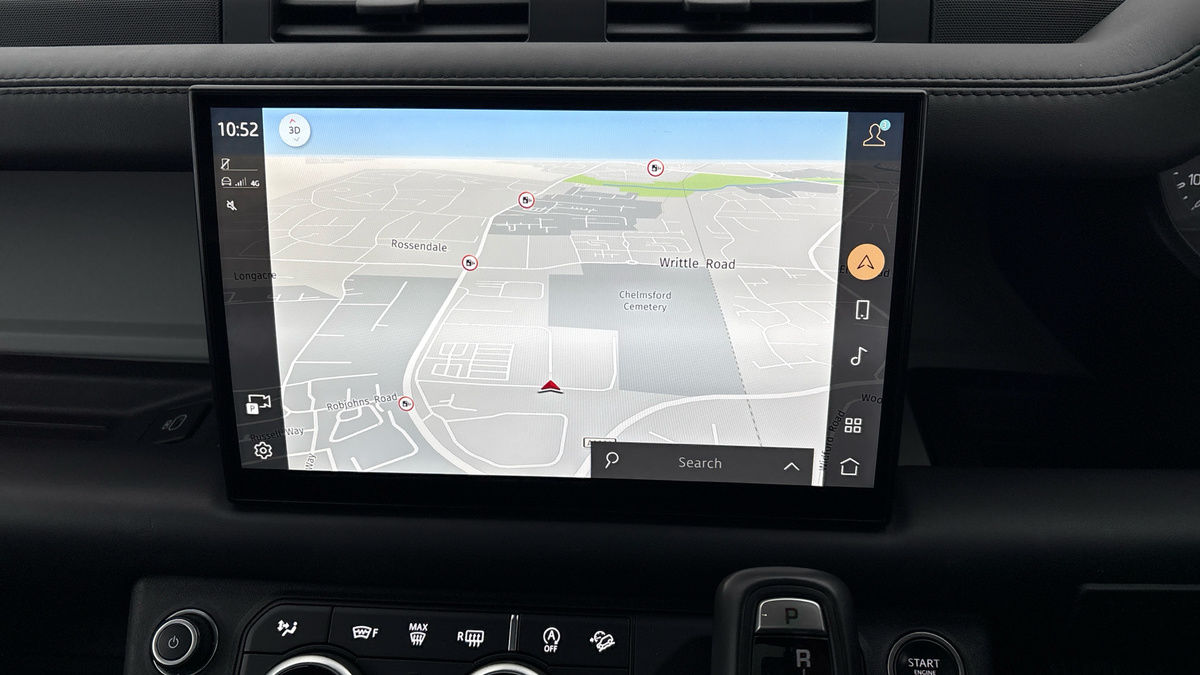Land Rover Defender 110 Image 17