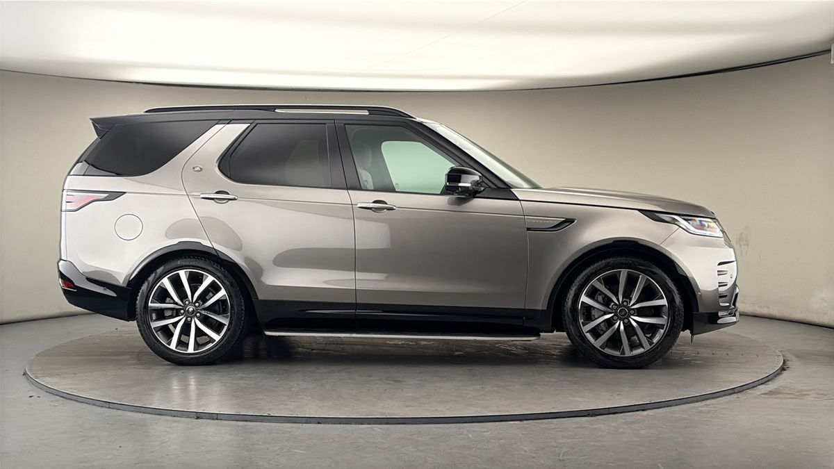 More views of Land Rover Discovery