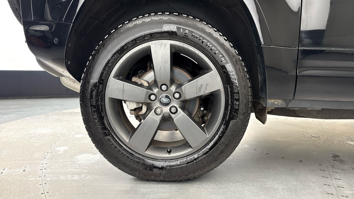 Land Rover Defender 90 Image 10