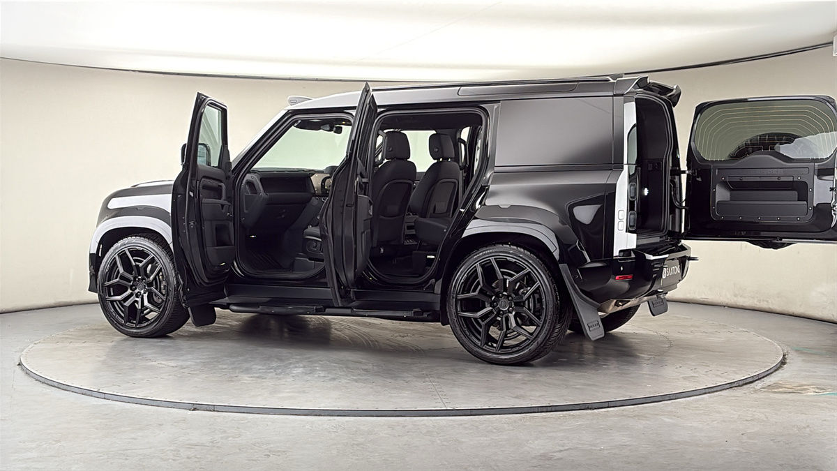 More views of Land Rover Defender 110