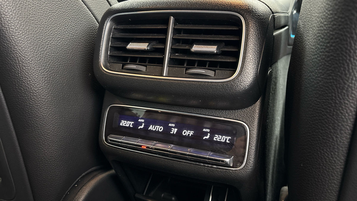 Mercedes-Benz GLE Image 33