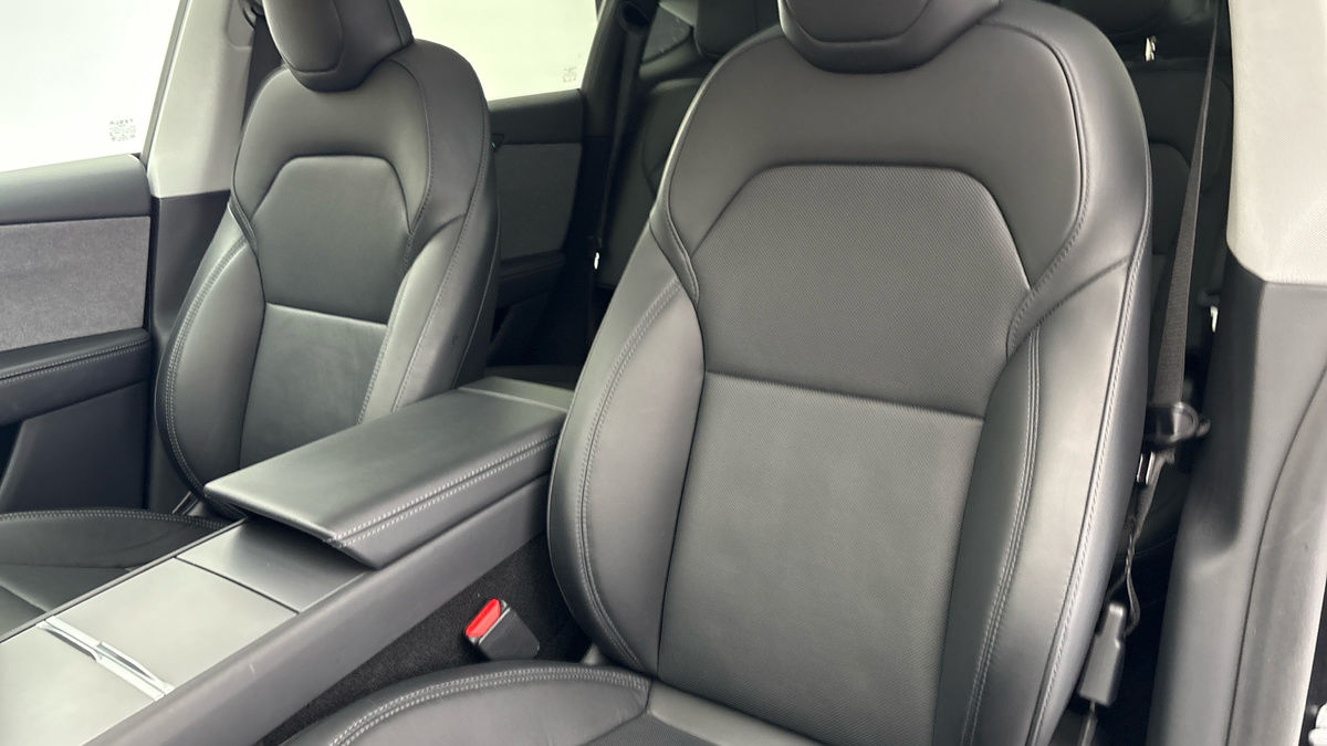 Tesla Model Y Image 7